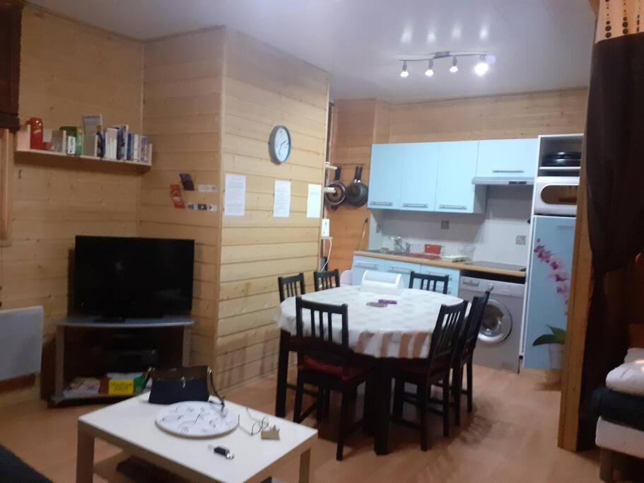 Appartement Face Au Thermes Et Au Calme Bagneres-de-Luchon Luaran gambar